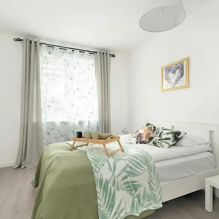 Wyjatkowy Z Balkonem By Renters Appartamento Poznań