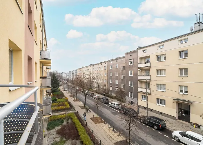 Przytulny Na Grunwaldzie Z Parkingiem By Renters Daire Poznan