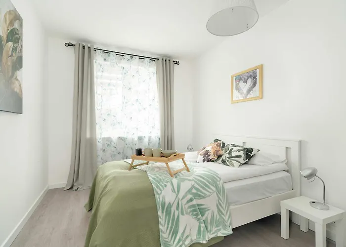 Przytulny Na Grunwaldzie Z Parkingiem By Renters Daire Poznan